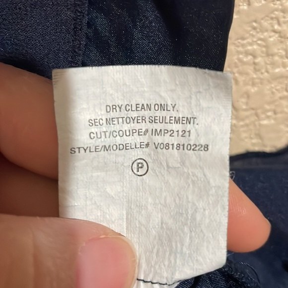 Vince 100% Silk Navy Camisole Tank Mesh Detail With pockets & adjustable straps - Picture 6 of 9